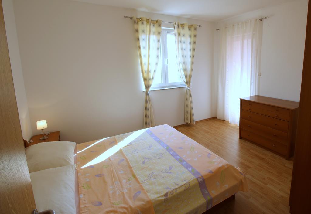 Apartment Luzia บานโจเล ภายนอก รูปภาพ