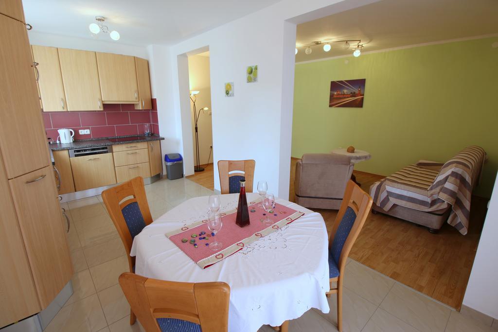 Apartment Luzia บานโจเล ภายนอก รูปภาพ