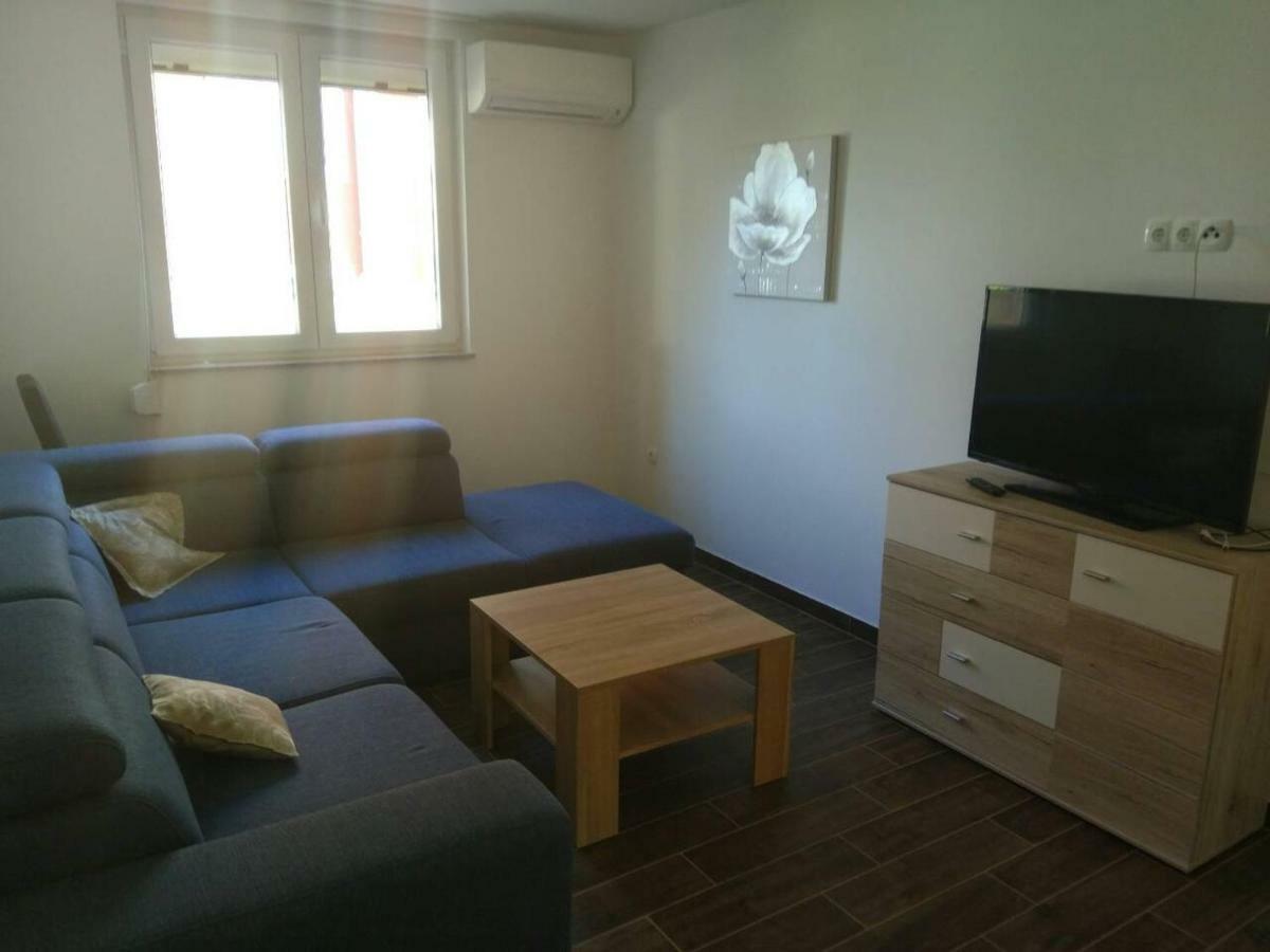 Apartment Luzia บานโจเล ภายนอก รูปภาพ